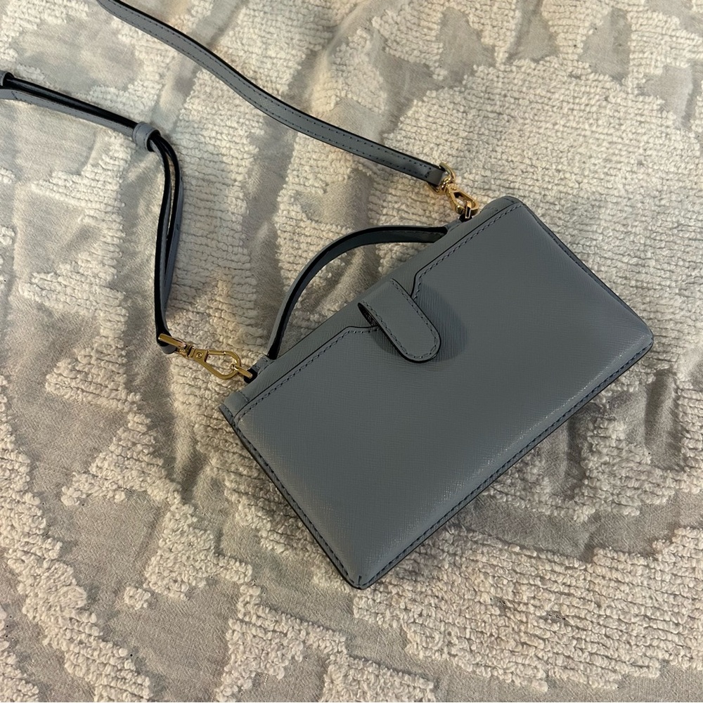 Michael Kors Pale Blue Jet Set Charm Small Top Handle Smartphone Crossbody Purse - Picture 7 of 15